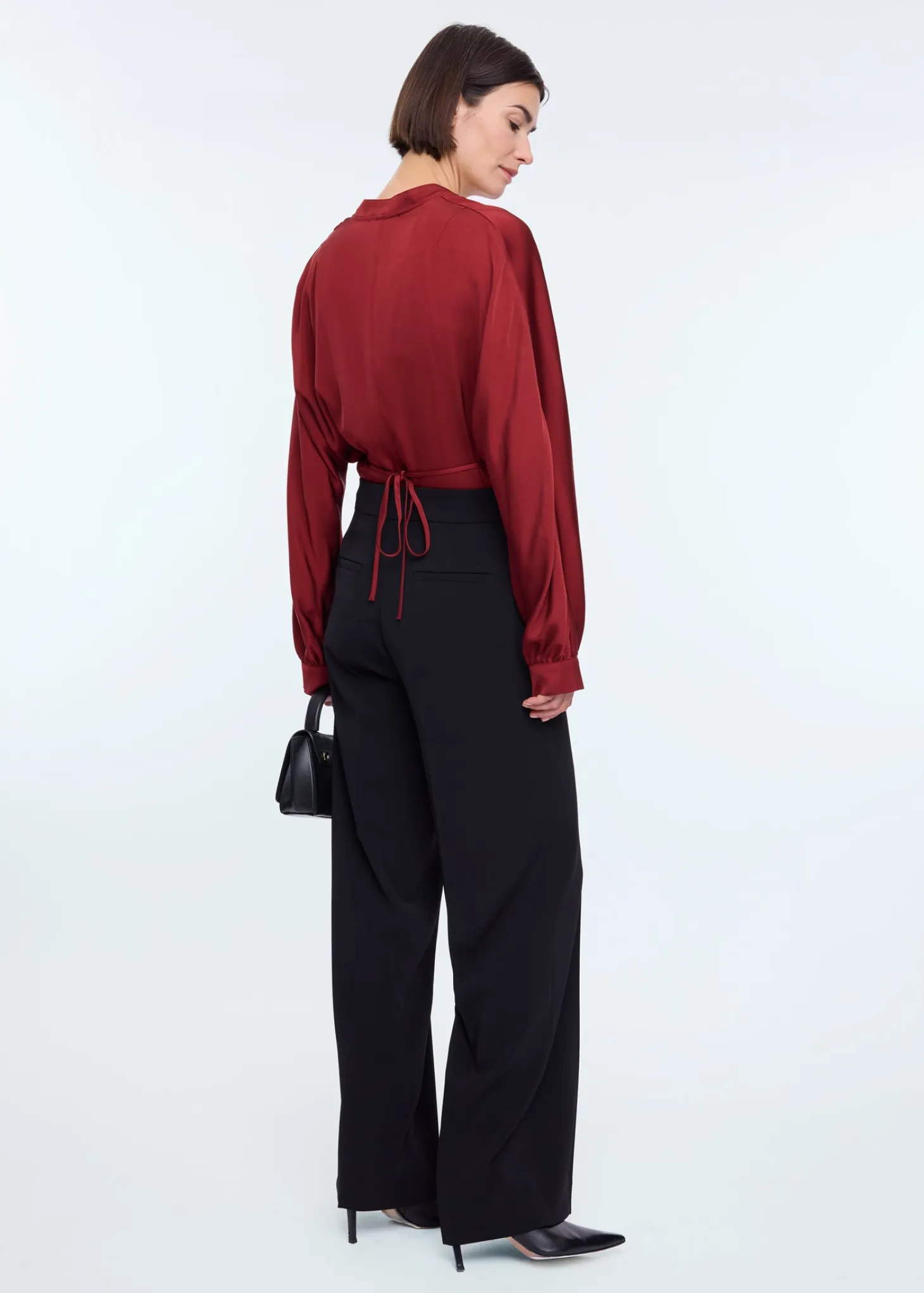 Clean crepe trousers