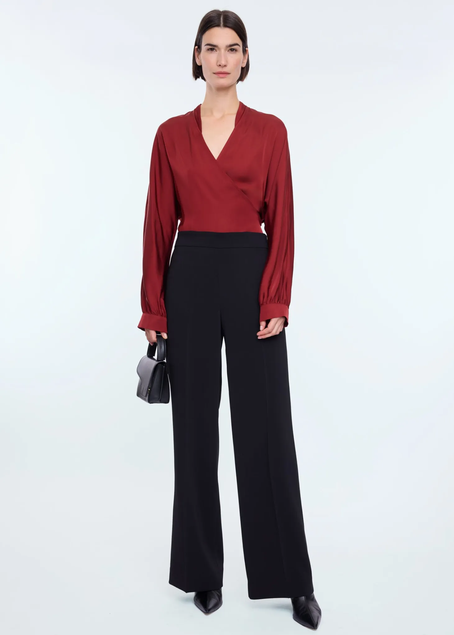 Clean crepe trousers