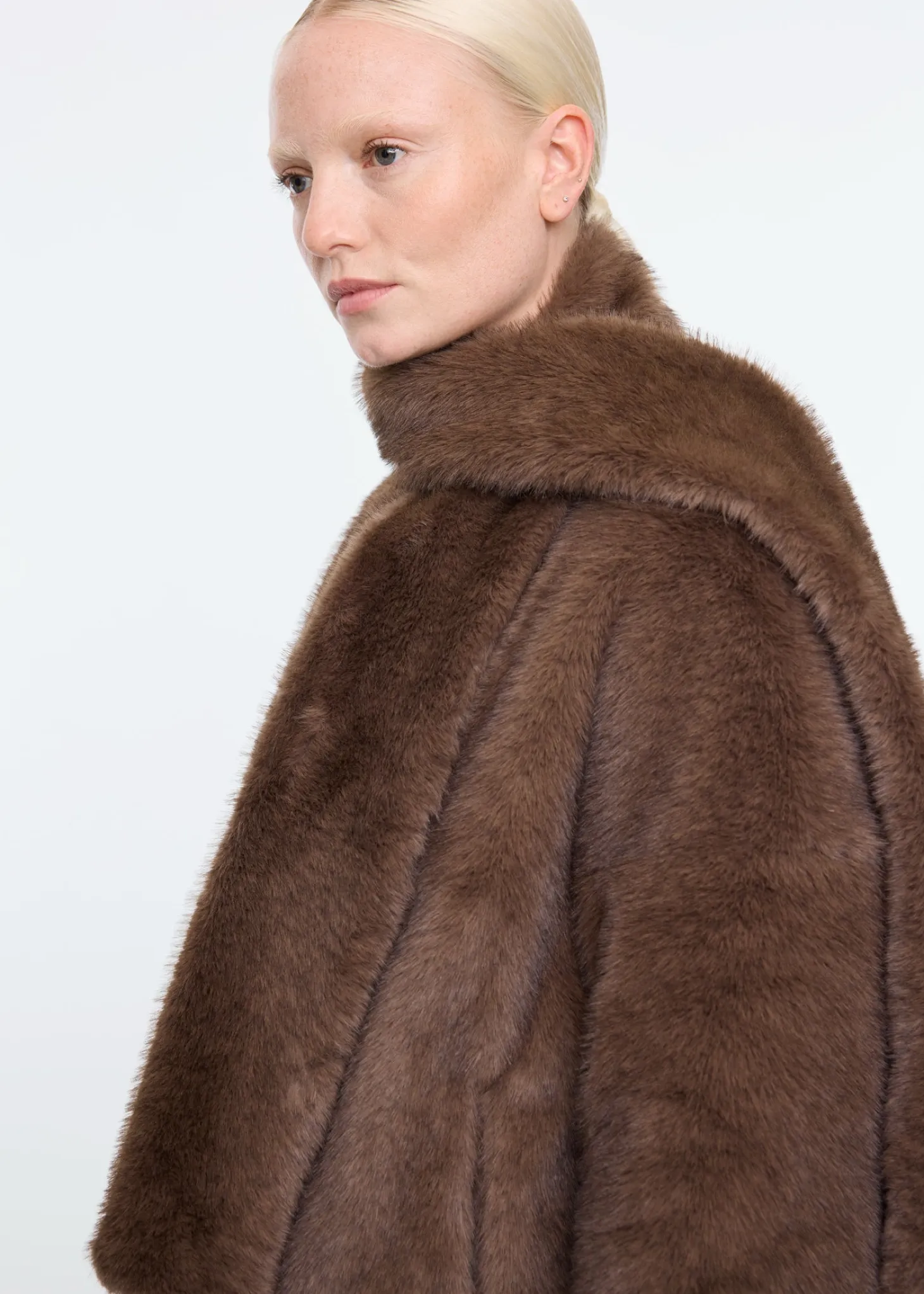 Clean faux fur scarf