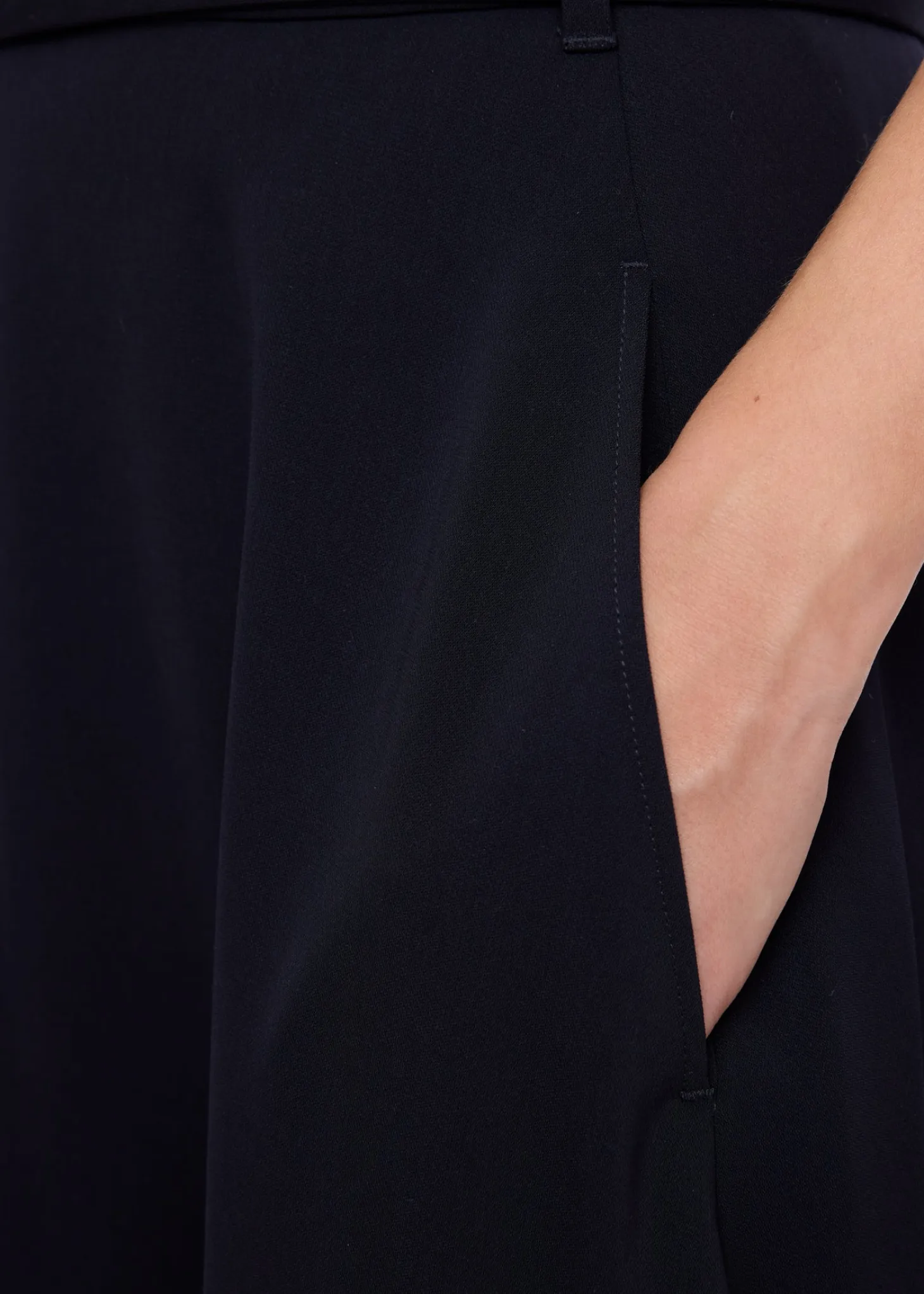 Crepe skirt