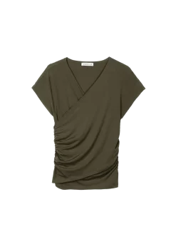 Drape travel top