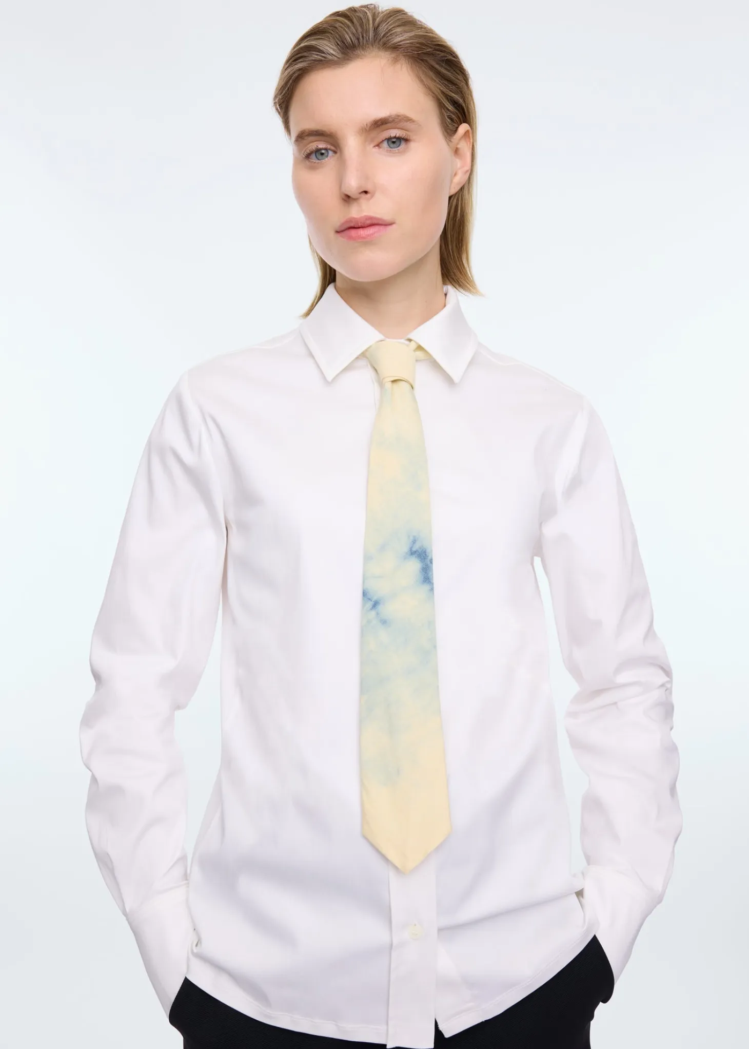 Heavy tinted tie
