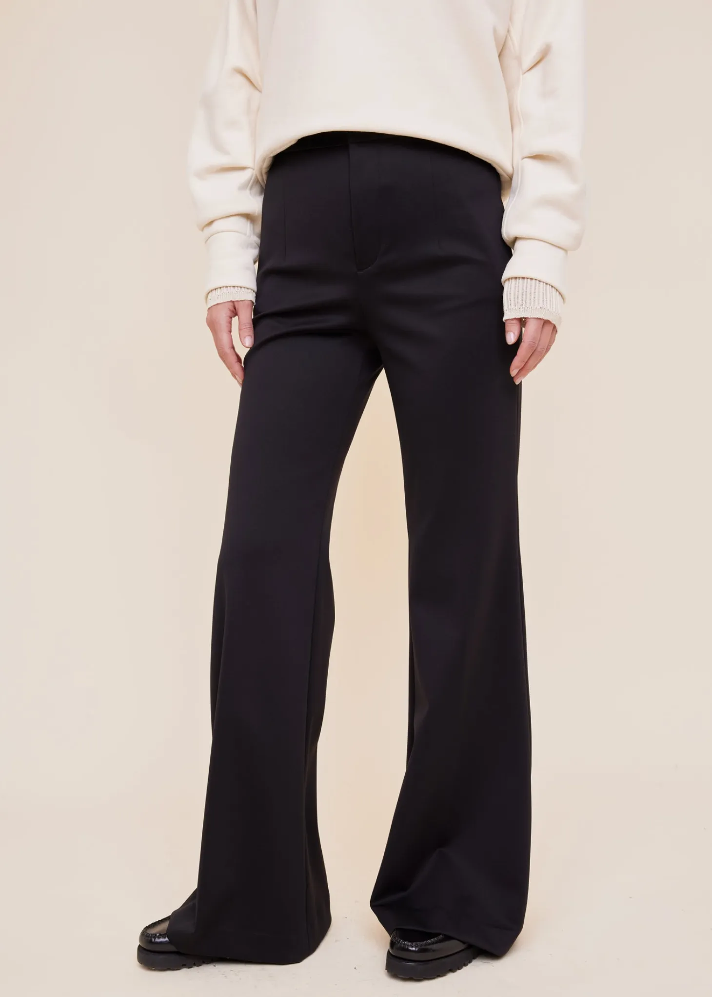 Hightech flaired broek