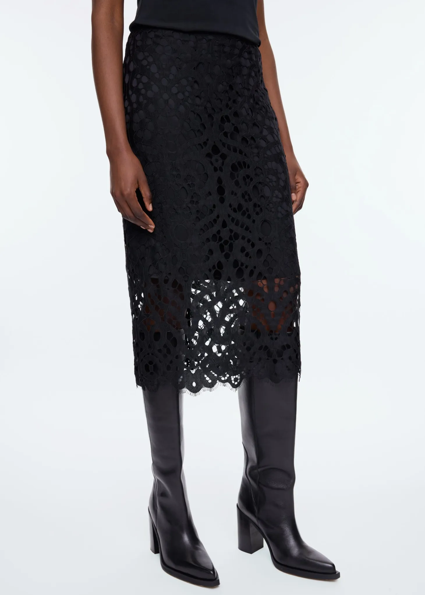 Lace pencil skirt