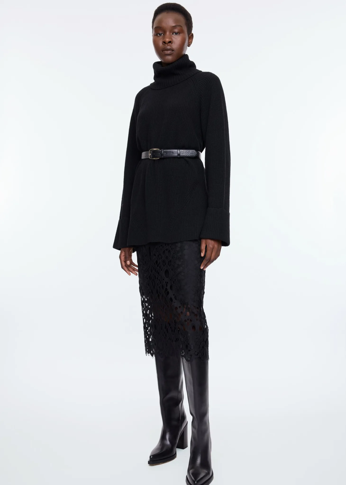 Lace pencil skirt