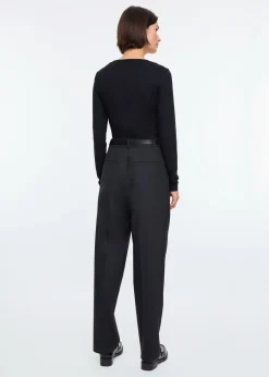 Low crotch wool chino