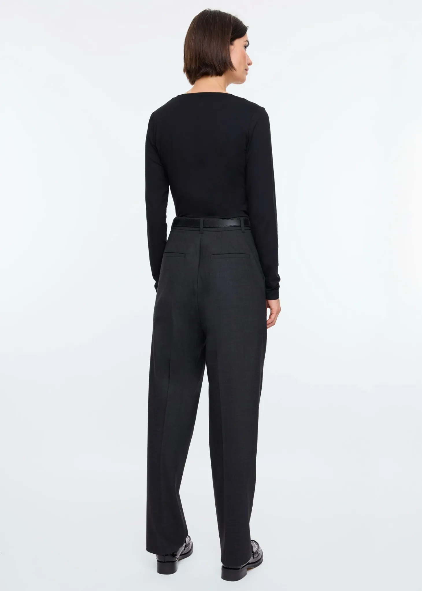 Low crotch wool chino