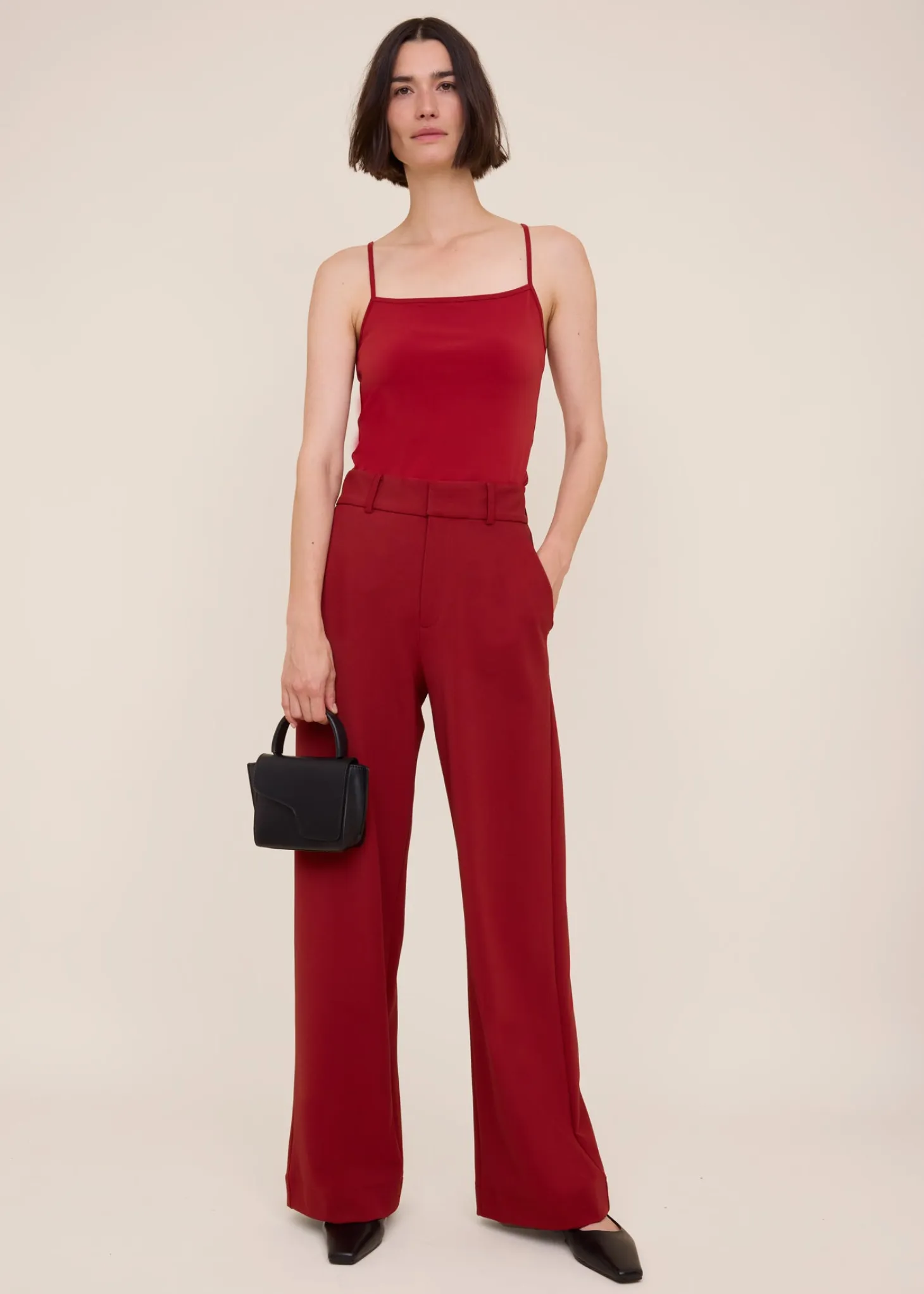Thin strap travel top