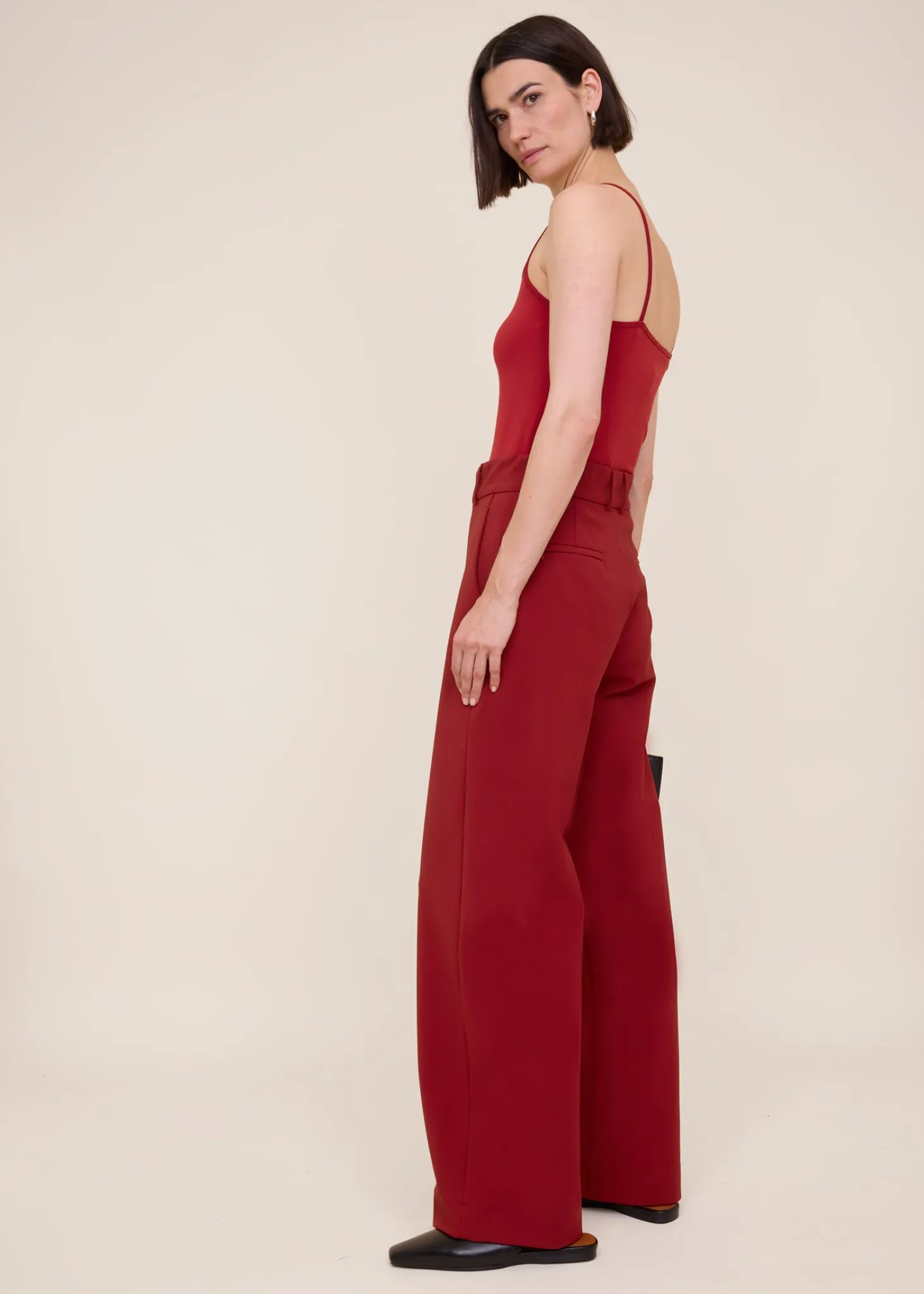 Thin strap travel top