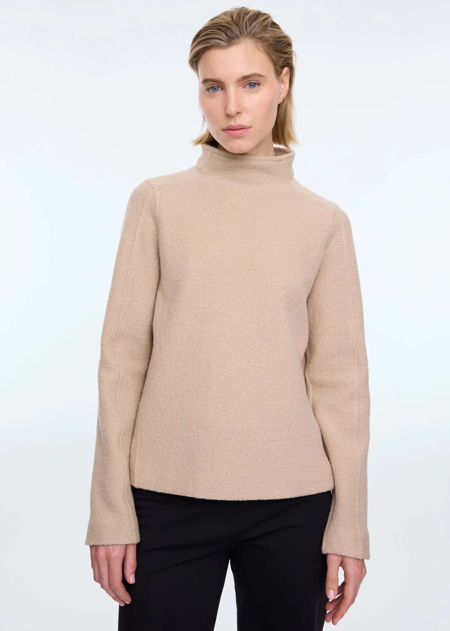 Turtle curl wool sweater