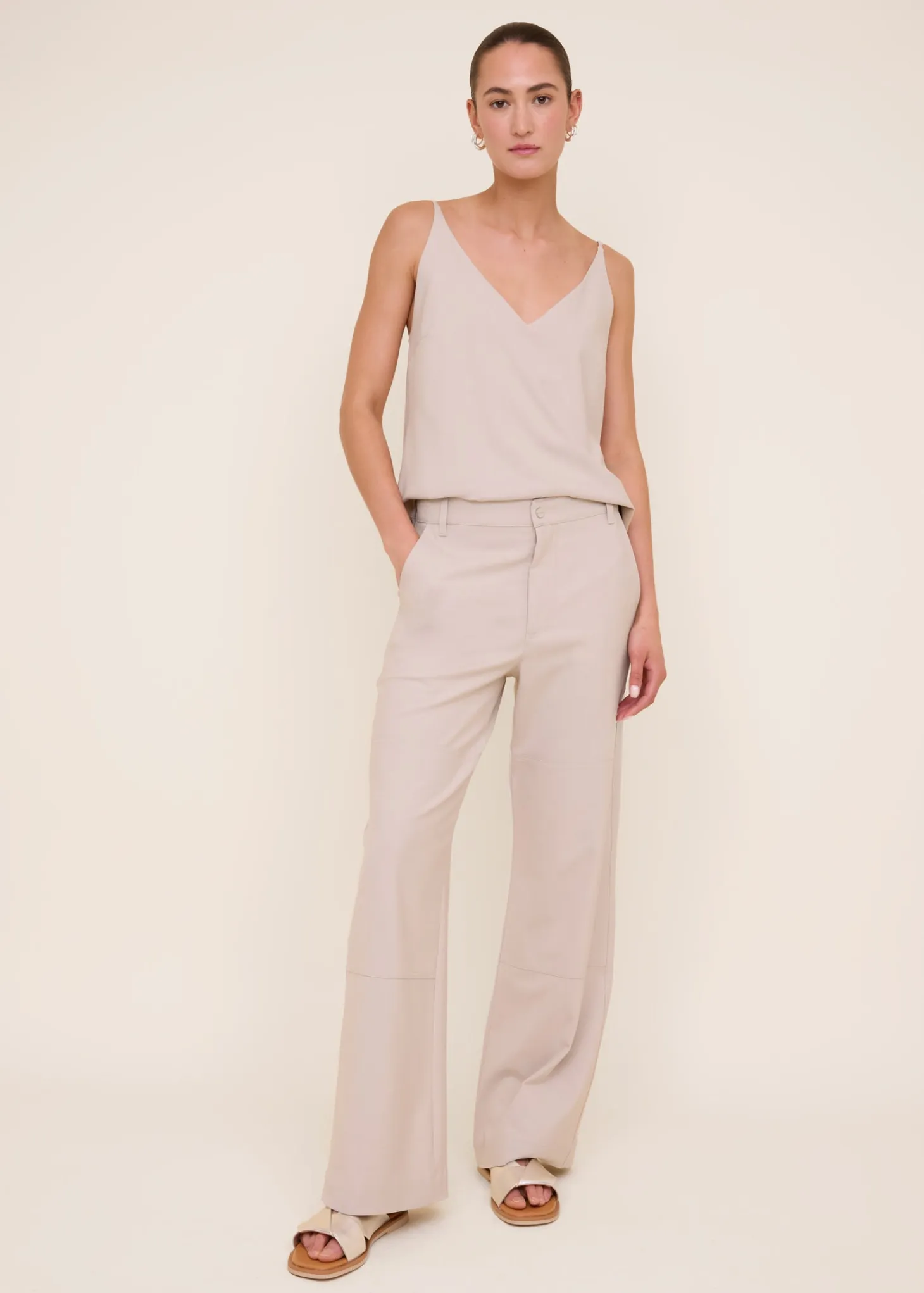V-shape viscose singlet