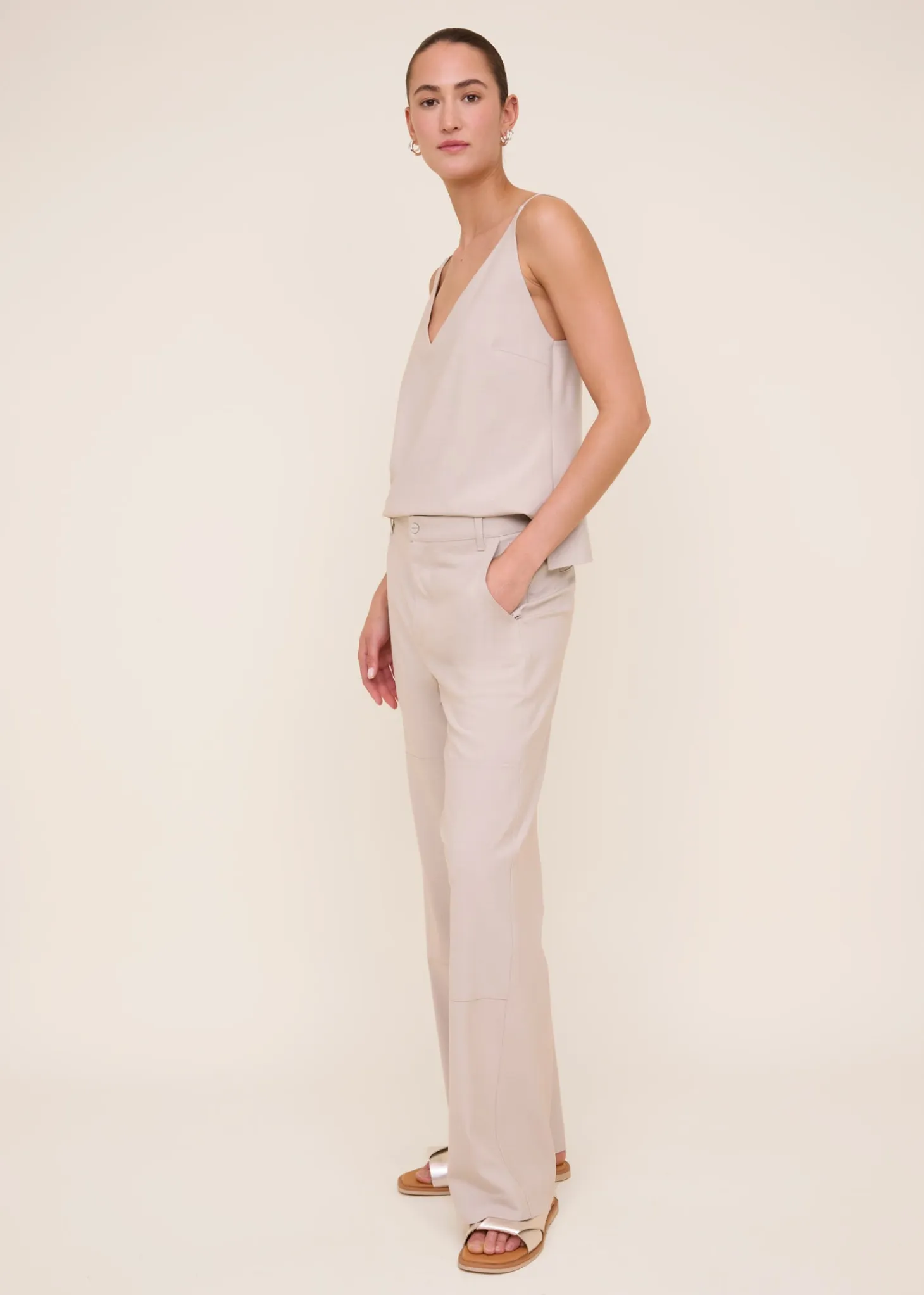 V-shape viscose singlet